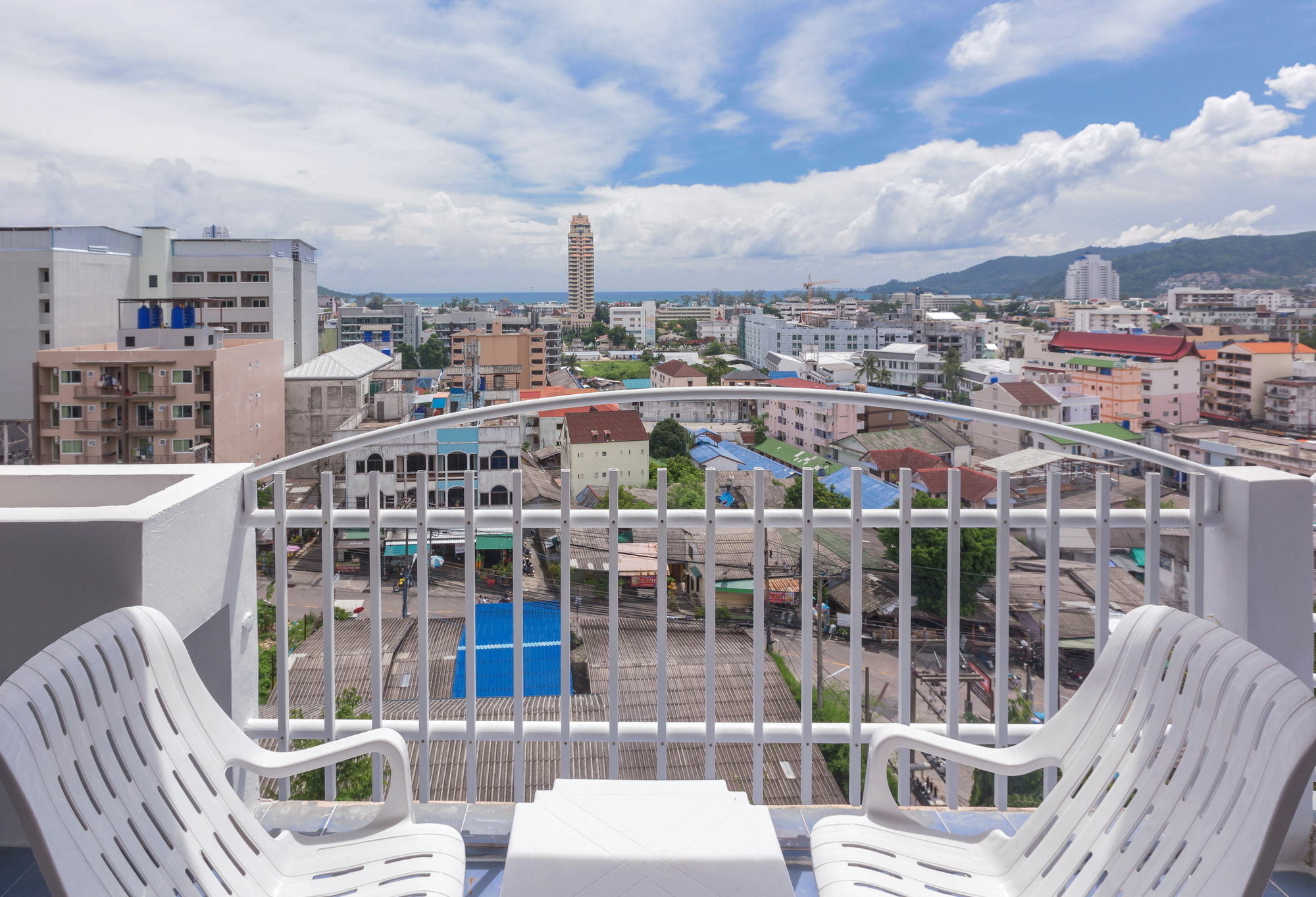 Patong 7Days Premium Hotel Phuket Exterior photo