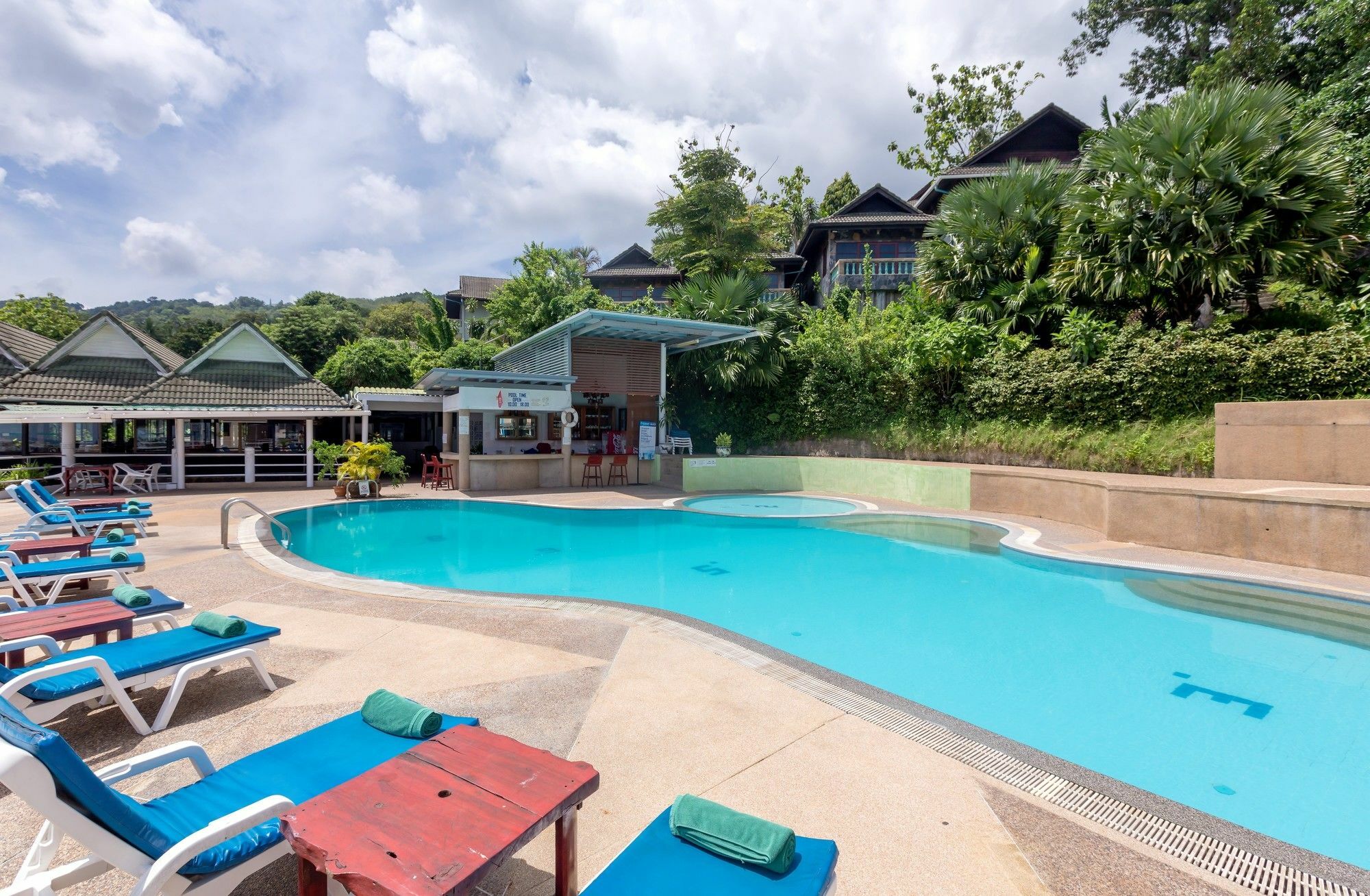 Patong 7Days Premium Hotel Phuket Exterior photo